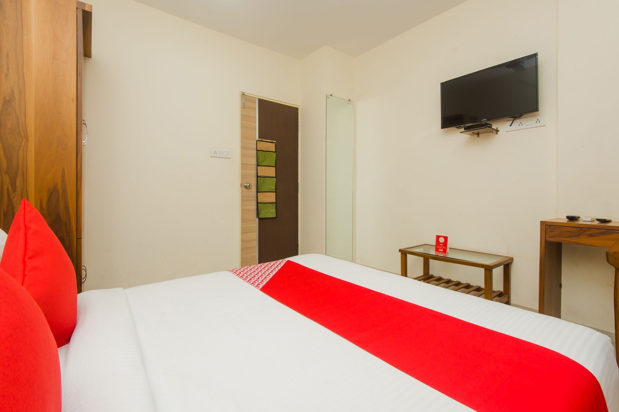 Oyo 11441 Hotel Blue Bells Residency Mumbai Exterior photo