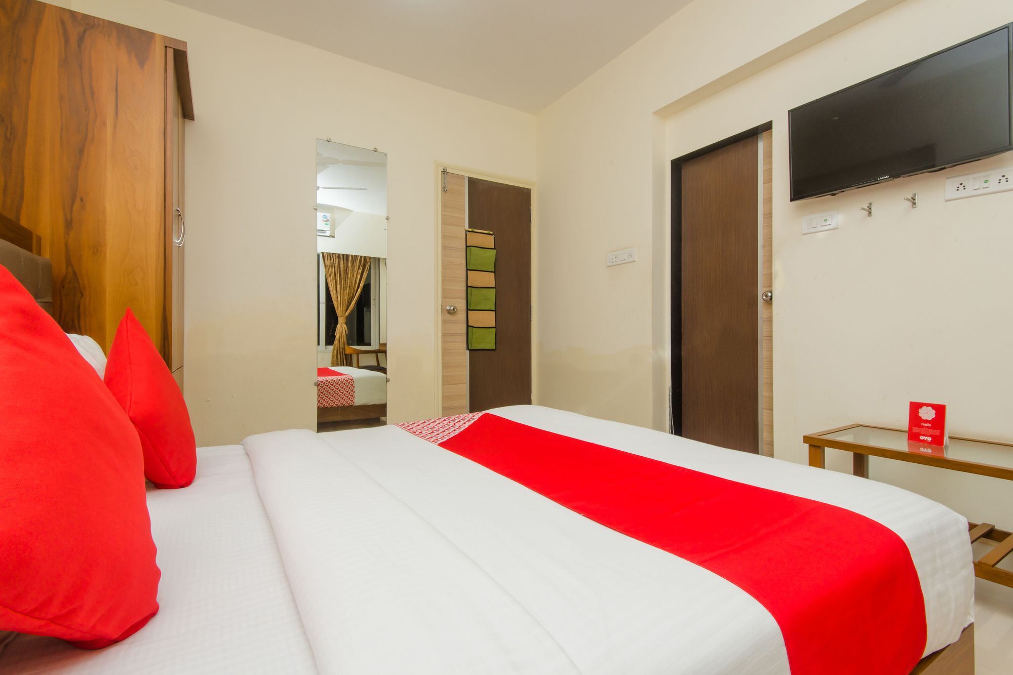 Oyo 11441 Hotel Blue Bells Residency Mumbai Exterior photo