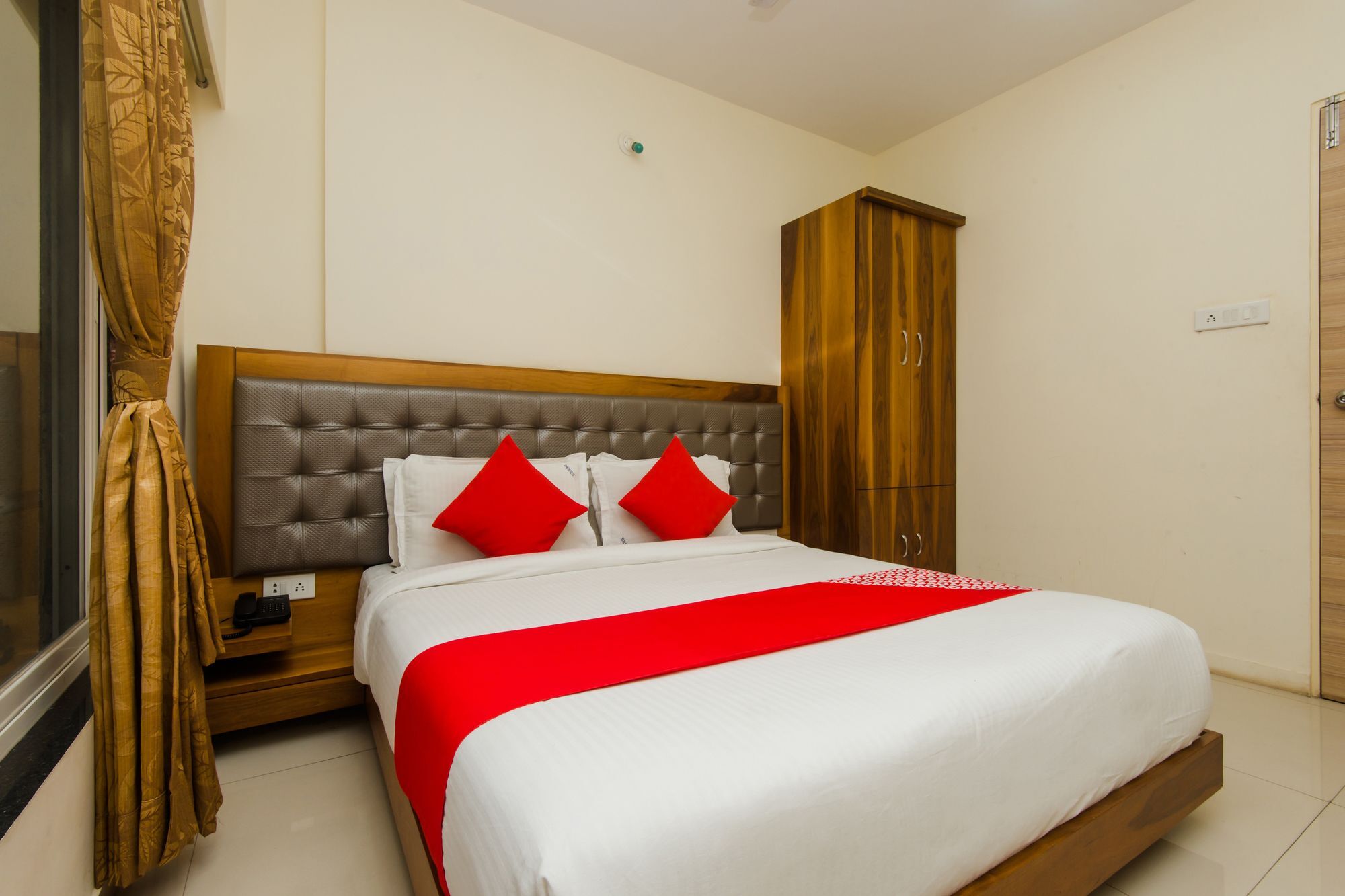 Oyo 11441 Hotel Blue Bells Residency Mumbai Exterior photo